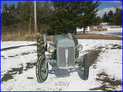 1940 Ford 9-N Antique Tractor NO RESERVE Aluminnum Grill Very NICE Step Up Trans