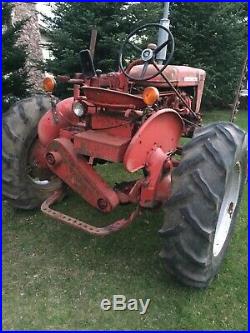 1960 Farmall 140 Tractor Hi-Clear with IH Sickle mower that works GREAT