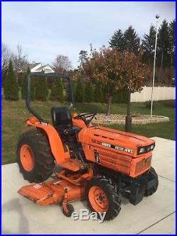 1989 4x4 B8200 Kubota tractor with 5 foot belly mower