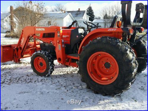 2005 Kubota 4330 tractor 4x4 only 448 hours great condition