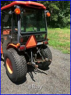 2009 Kubota B3030 compact tractor loader enclosed cab diesel 4x4 with attachment