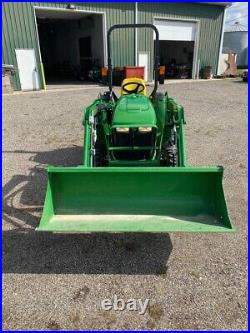 2015 John Deere 3038E Compact Tractor withloader