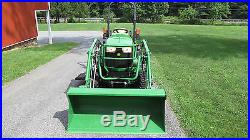 2016 JOHN DEERE 1025R 4X4 COMPACT UTILITY TRACTOR With LOADER & BELLY MOWER 42 HRS
