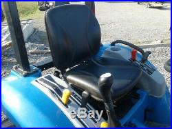 2016 NEW HOLLAND BOOMER 24 COMPACT TRACTOR With 235TL LOADER. 4X4. HYDRO. 2.7 HRS