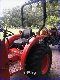 2017 Kubota L2501 HST 4x4 with Loader and Quick attach bucket