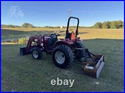 2017 Mahindra 1526 Tractor with Loader
