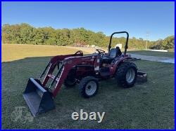 2017 Mahindra 1526 Tractor with Loader