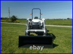 2021 CT2025 COMPACT TRACTOR With FRONT LOADER, 4X4, HYDRO, 540 PTO, 24.5 HP DIESEL