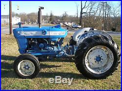 3000 FORD 2 WHEEL DRIVE GAS TRACTOR