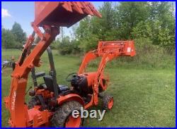 Barely Used (25hrs) kubota LX2610su