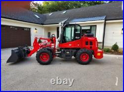 Diesel loader tractor, articulaing loader Kubota Engine, full cab, 25 HP
