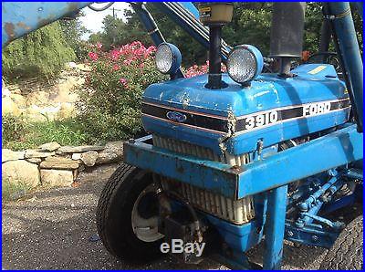 FORD 3910 TRACTOR WITH LOADER LOW HOURS
