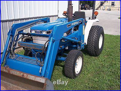 FORD COMPACT TRACTOR 1620 WITH LOADER 7108