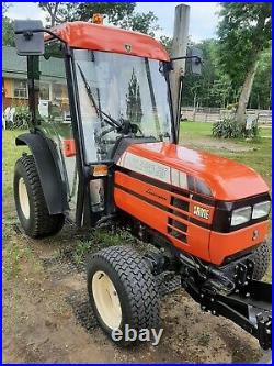 Farm tractor compact. Same lamborghini salaris 35