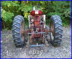 Farmall 300 tractor wide-front 1953 Good condition Bobtach loader with bucket