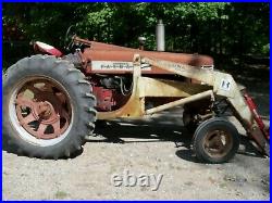 Farmall 300 tractor wide-front 1953 Good condition Bobtach loader with bucket