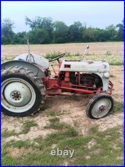 Ford 8N Farm Tractor 2WD Gasoline 4-Cyl Manual Transmission Ford 8N Farm Tractor 2WD Gasoline 4-Cyl Manual Transmission