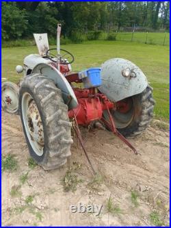 Ford 8N Farm Tractor 2WD Gasoline 4-Cyl Manual Transmission Ford 8N Farm Tractor 2WD Gasoline 4-Cyl Manual Transmission