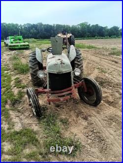 Ford 8N Farm Tractor 2WD Gasoline 4-Cyl Manual Transmission Ford 8N Farm Tractor 2WD Gasoline 4-Cyl Manual Transmission