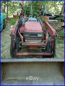 Honda 6522 Compact 4wd 22hp diesel tractor. 4x4 loader w bucket and 3pth H6522