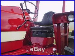 International 1468 V-8 Tractor