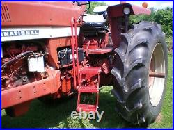 International Farmall 966 Tractor