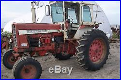 International Harvester 856 Tractor