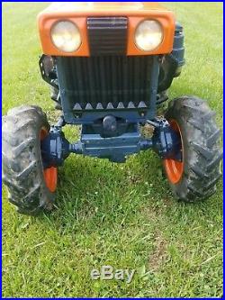 Kubota 4WD tractor B6000 diesel 2 cylinder With Rear blade 3 point hitch NICE