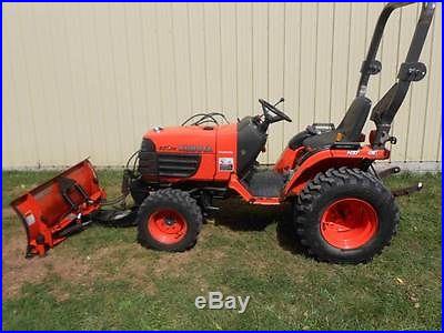 Kubota B7510 HST Compact Utility Tractor w/ Front Power Angle Blade. RUNS GREAT