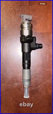 Kubota Denso OE injector 1J770-53053 DAMAGED See pics and description