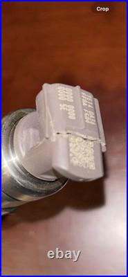 Kubota Denso OE injector 1J770-53053 DAMAGED See pics and description