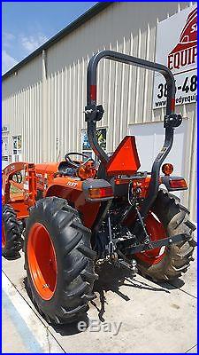 Kubota-Farm-Tractor-With-Loader Tractor Loaders