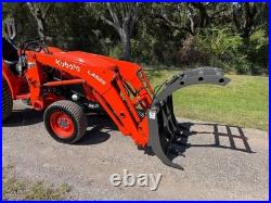 Kubota L3901 Tractor Loader With Grapple