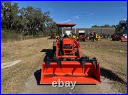 Kubota L4802 Tractor Loader With Grapple Only 225 Hours Includes Grapple