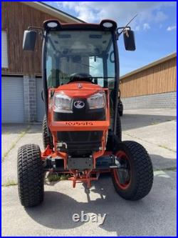 Kubota LX3520 HSDC 4WD Tractor with 60 Deck, Brand New Condition, Only 8.2 Hrs