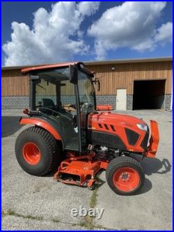 Kubota LX3520 HSDC 4WD Tractor with 60 Deck, Brand New Condition, Only 8.2 Hrs