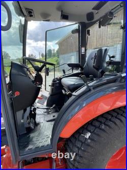 Kubota LX3520 HSDC 4WD Tractor with 60 Deck, Brand New Condition, Only 8.2 Hrs