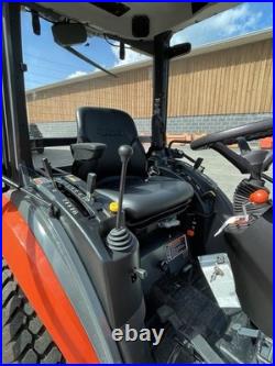 Kubota LX3520 HSDC 4WD Tractor with 60 Deck, Brand New Condition, Only 8.2 Hrs