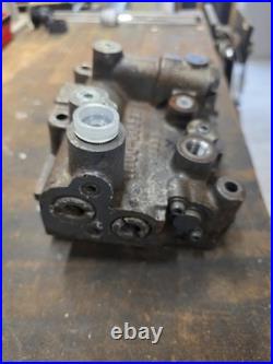 Kubota M5700HD Power Shuttle Valve