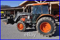 Kubota M8200 Tractor 4x4 with Quicke Loader