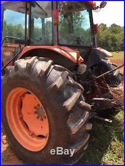 Kubota M9000 & LA1251 loader tractor cab 4X4 Quick attach bucket Hay spear A/C