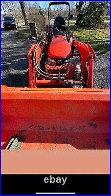 Kubota Tractor B2601 HST 26HP Quick Attach Quick Loader, Grapple RTR Tiller