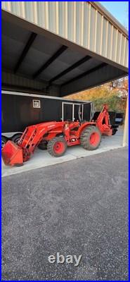 Kubota Tractor With Loader & Backhoe Kubota Tractor With Loader & Backhoe