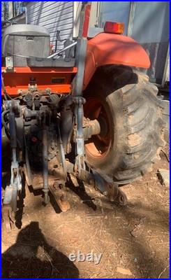 Kubota m8560 tractor 4x4 loader