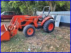 Kubota tractor 4x4 loader