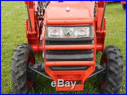 L2800 Kubota 4WD Tractor with Loader/Trailer/Equipment