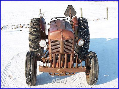 Massey Ferguson 35 Deluxe Tractor Gas Selling with no Reserve