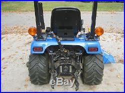 NEW HOLLAND 4X4 DIESEL TRACTOR LOW HOURS
