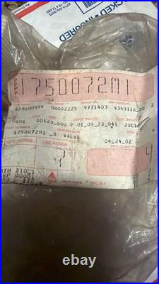 NOS AGCO 1750072M1 Valve OEM Tractor Heavy Equipment Hydraulic