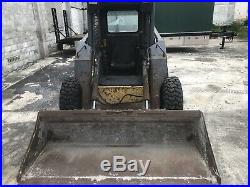 New Holland LS 180 Front End Loader Skid Steer Tractor Bobcat with Bucket